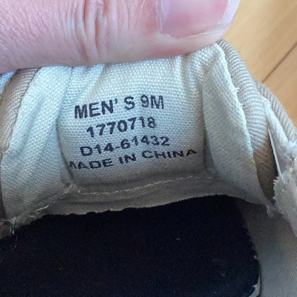Sperry Top-Sider light khaki boat shoes. Men’s size 9